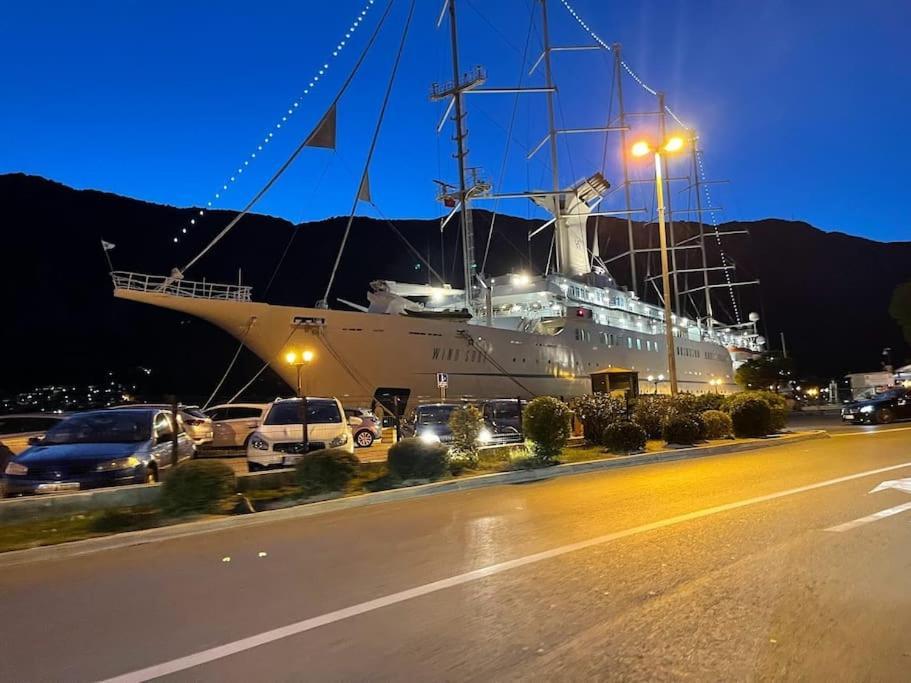 Modern Seaside Apartment With Balcony Tale Apartment Kotor Zewnętrze zdjęcie