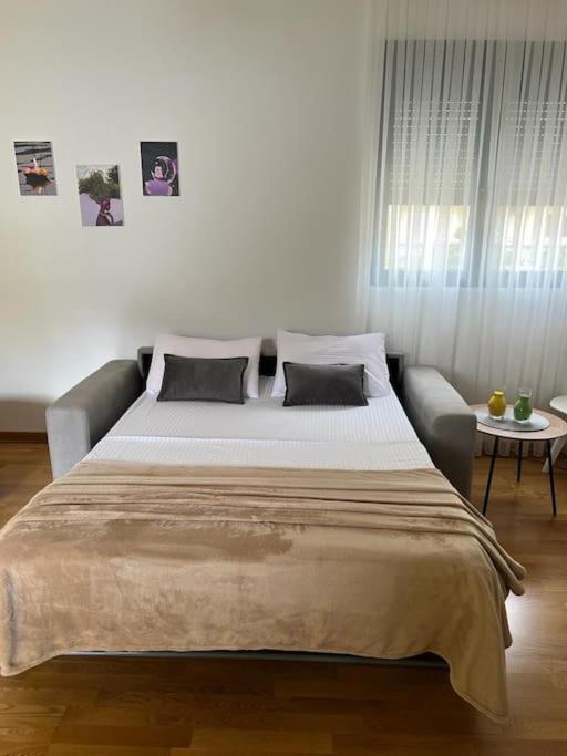 Modern Seaside Apartment With Balcony Tale Apartment Kotor Zewnętrze zdjęcie
